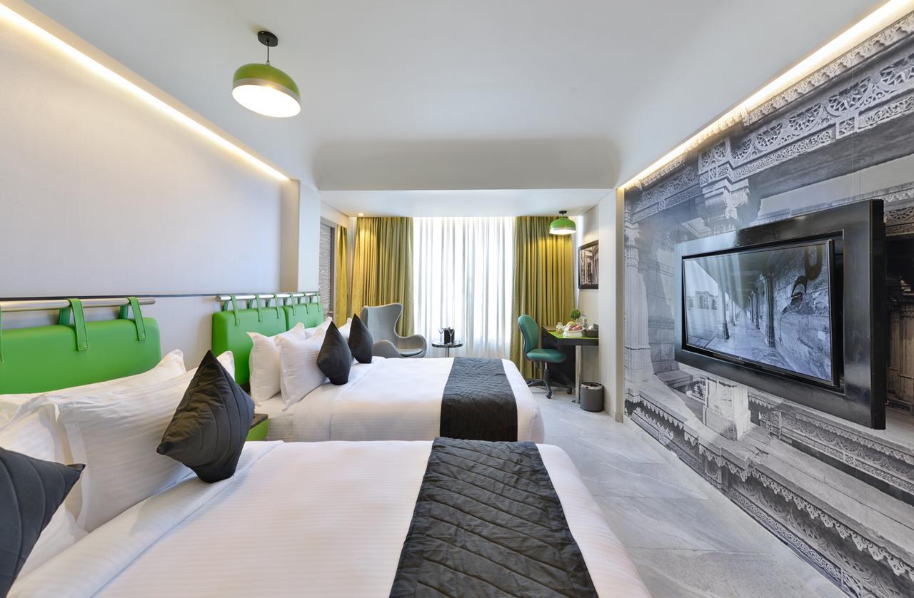 Regenta Central Antarim Ahmedabad Esterno foto